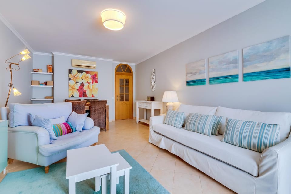 Falésia Nature Villa by The Portuguese Butler Villa in Olhos de Água
