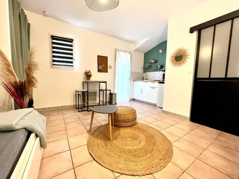 Aix-en-Provence, Cosy Studio idéalement situé avec Clim et linge fourni Apartment in Aix-en-Provence