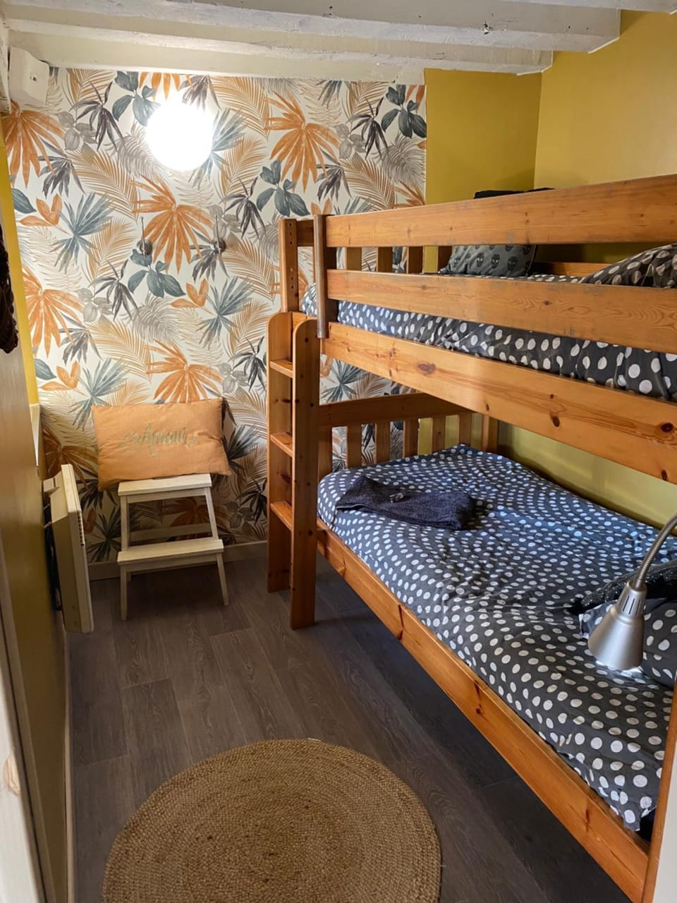Photo of the whole room, bunk bed