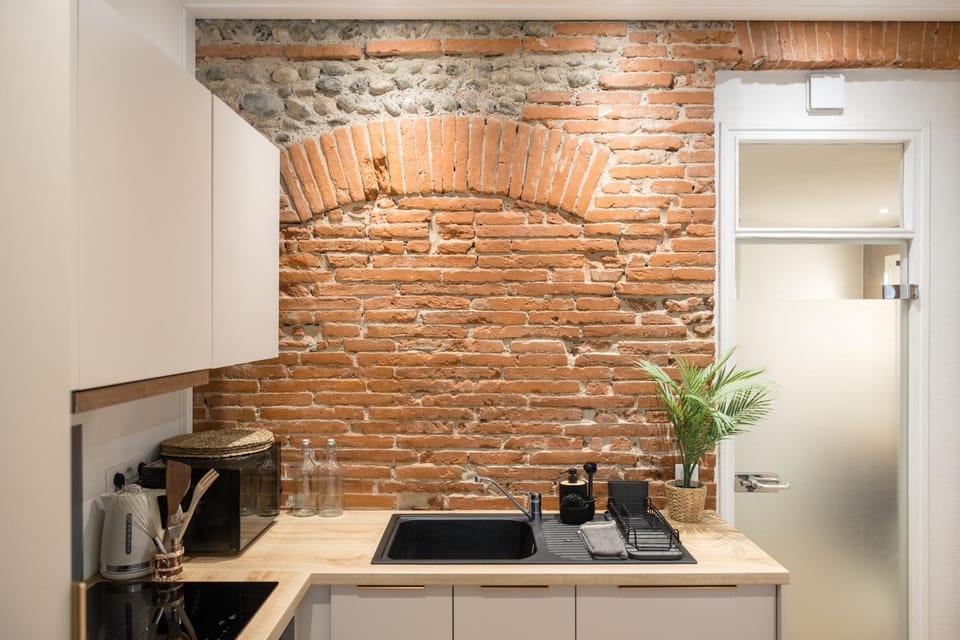 Coffee/tea facilities, Kitchen or kitchenette, minibar, stove, stove
