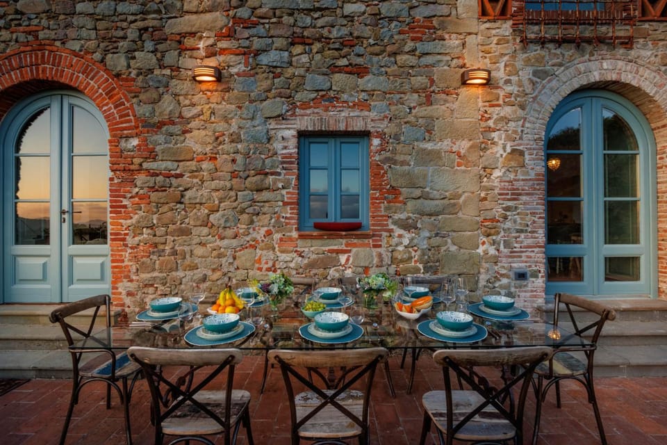 Villa Alice, panoramic stone farmhouse to sleep 10 Villa in Lucca