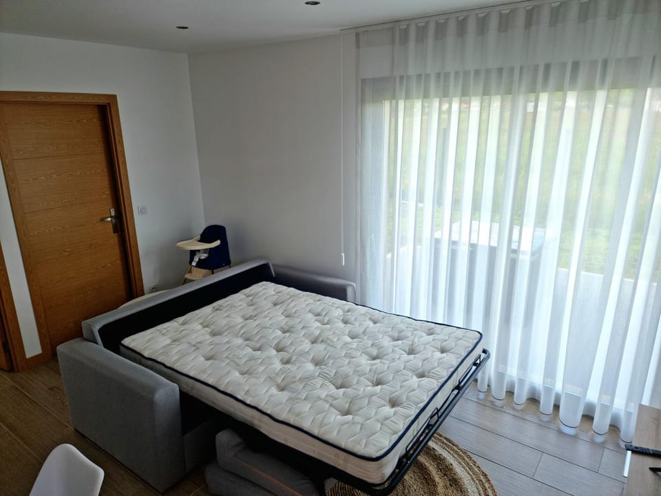 Bed, Living room