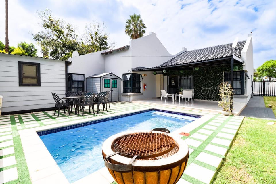Swimming pool, Internal: Not applicable to any particular room