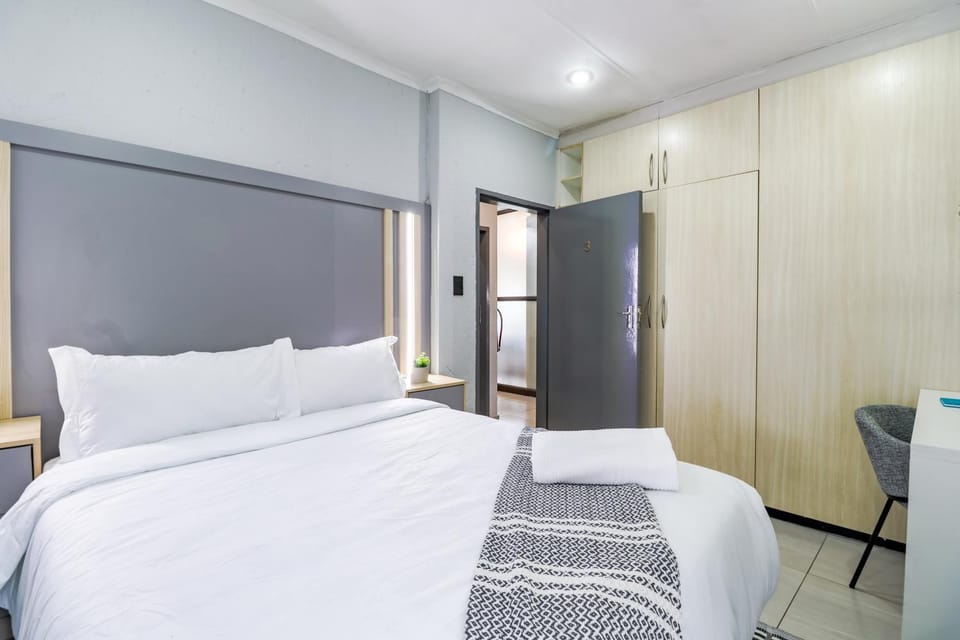 Bedroom, wardrobe