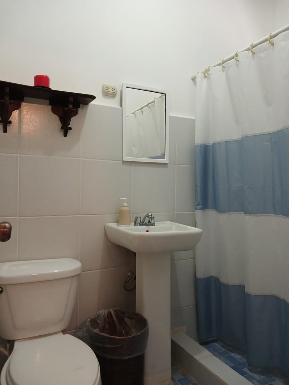 Shower, Toilet, Bathroom, Breakfast, towels