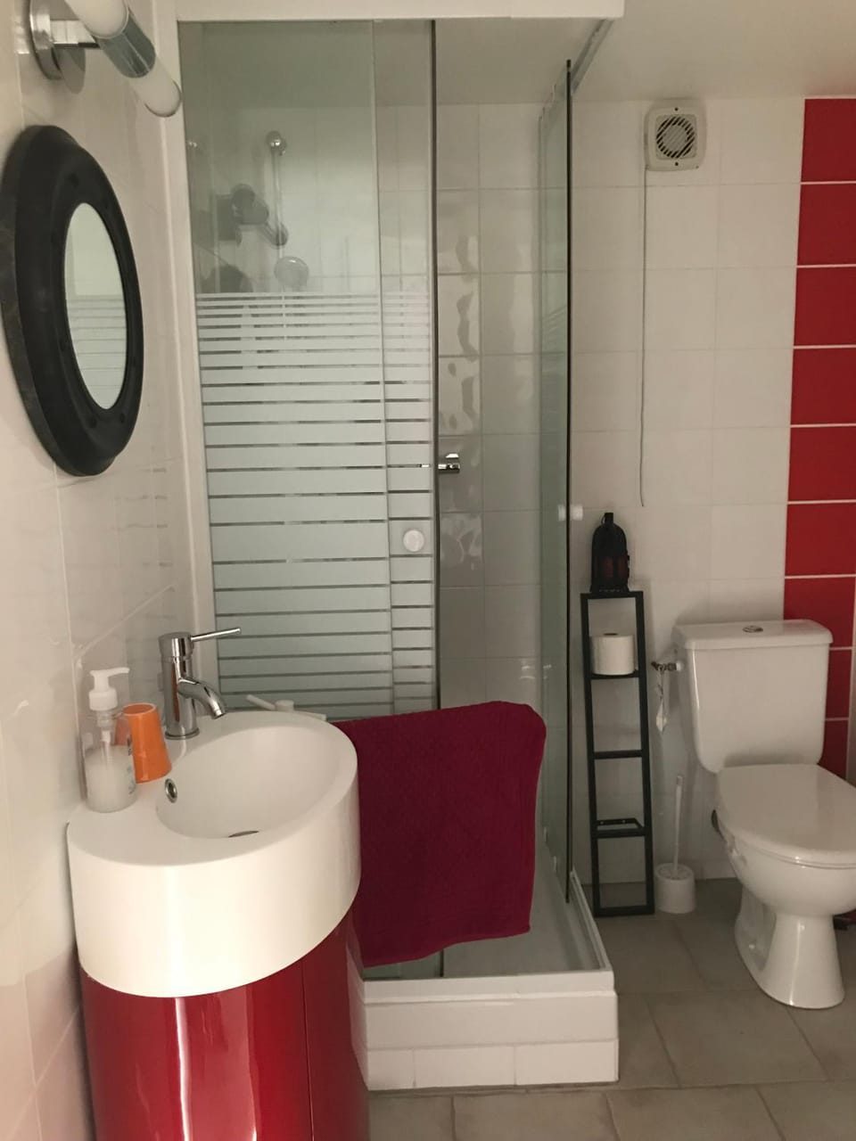 Toilet, Bathroom, Internal: Not applicable to any particular room