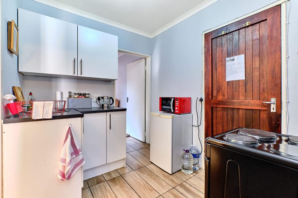Lonehill Arnheim- Cottage 1 Apartment in Sandton