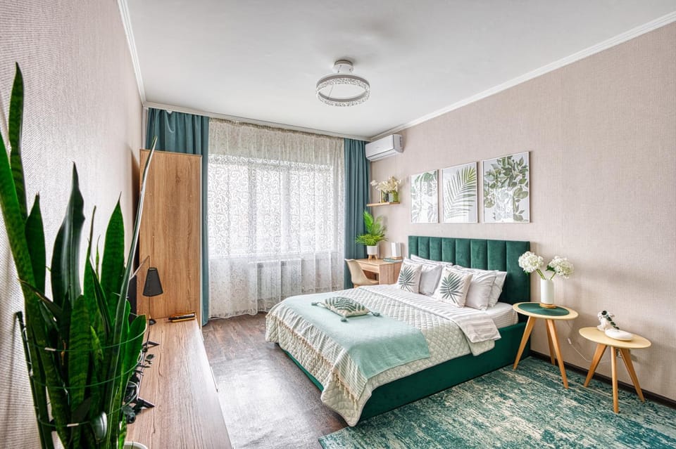 Bed, Summer, Living room, Photo of the whole room, Seating area, Bedroom, furniture