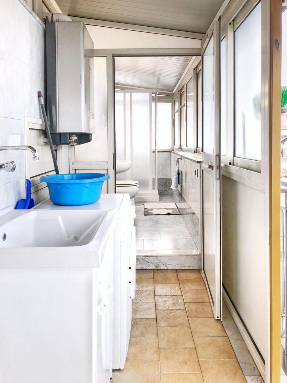 Bathroom, washing machine