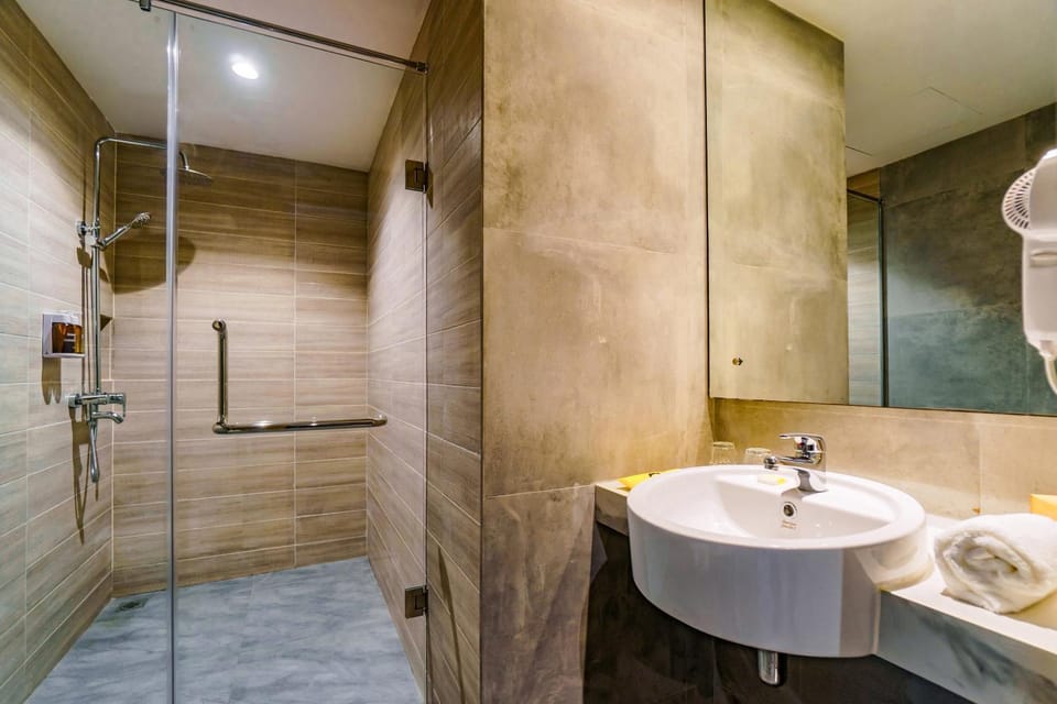 Shower, Bathroom, towels