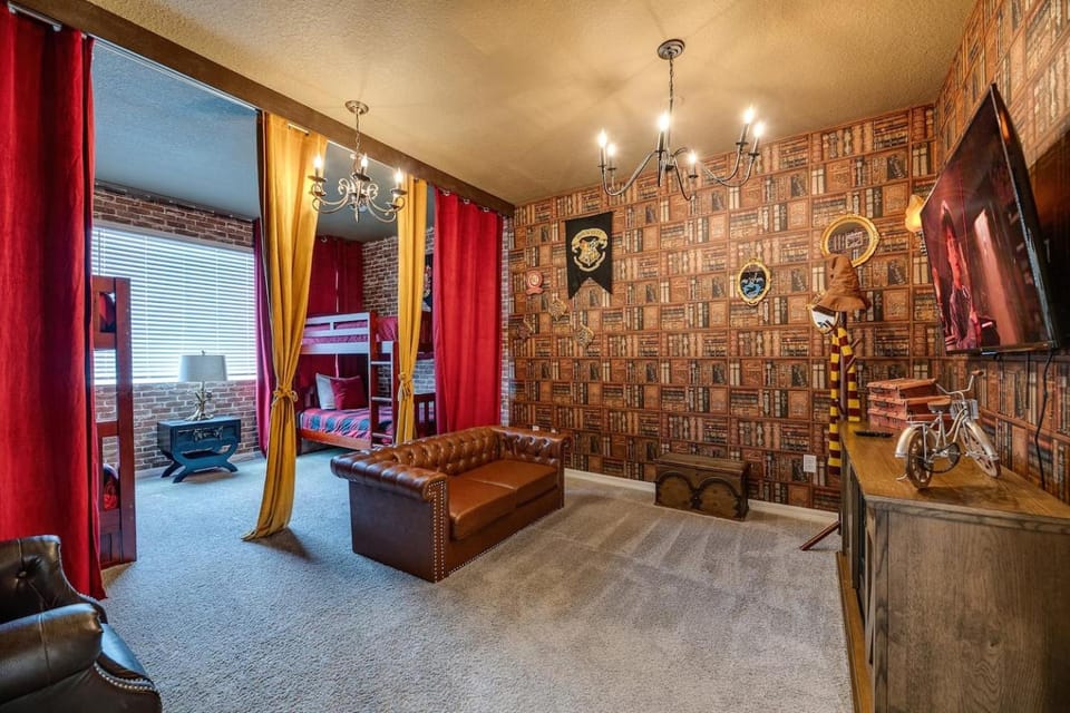 Mins to Disney, Themed Villa, Resort Access, Pool Villa in Four Corners