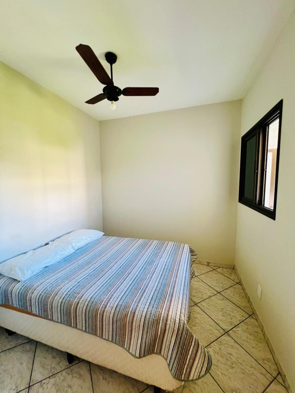Apto Grande no Centro com 3 quartos e 2 vagas garagem Apartment in Ubatuba