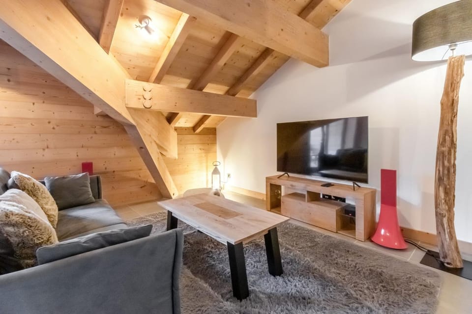 Communal lounge/ TV room, Living room