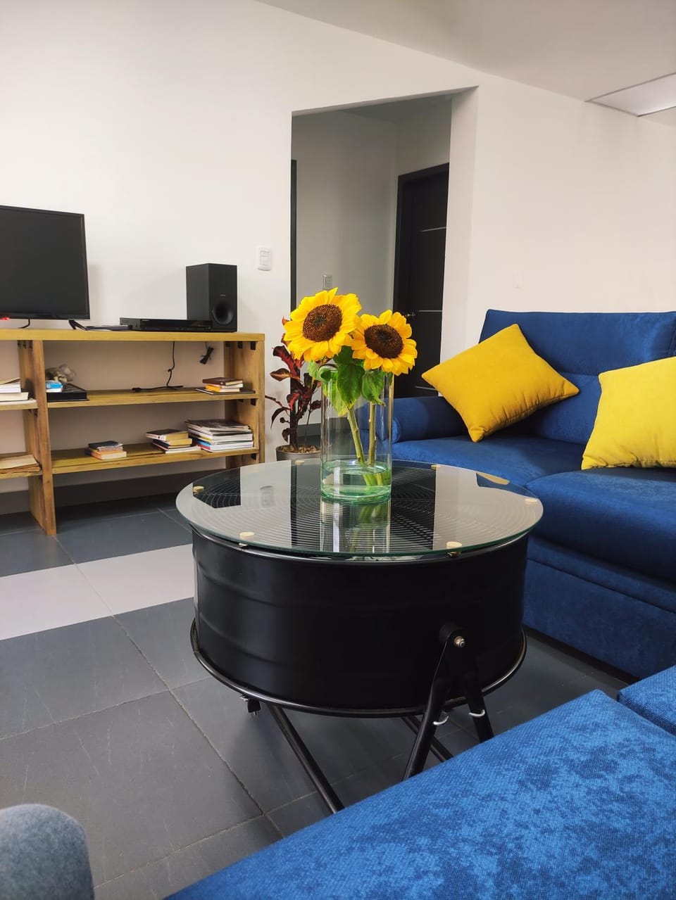 TV and multimedia, Living room, Seating area