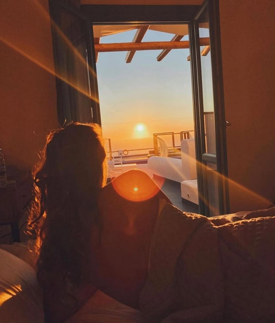 People, View (from property/room), Balcony/Terrace, Sunrise