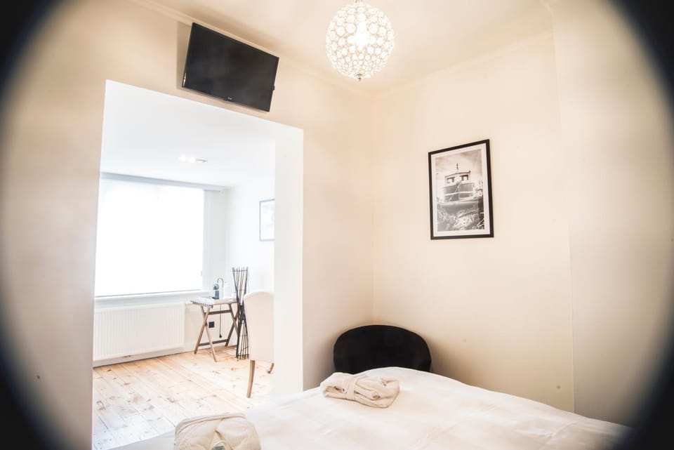 TV and multimedia, Seating area