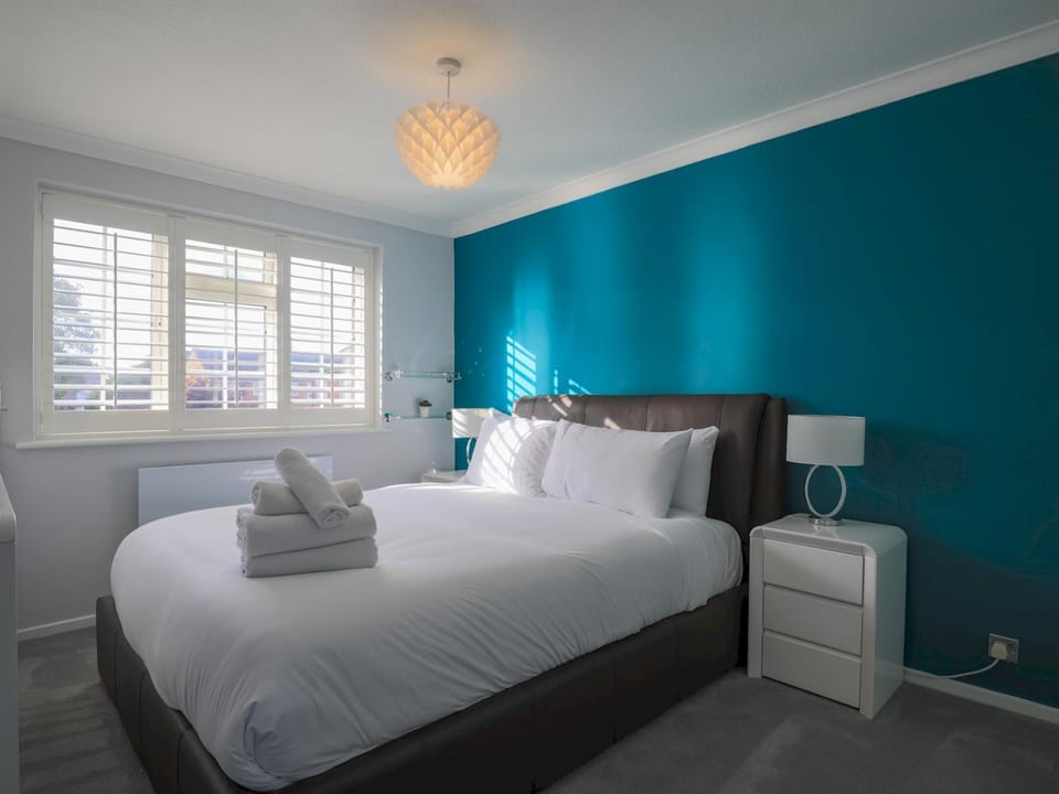 Bed, Other, Photo of the whole room, Bedroom