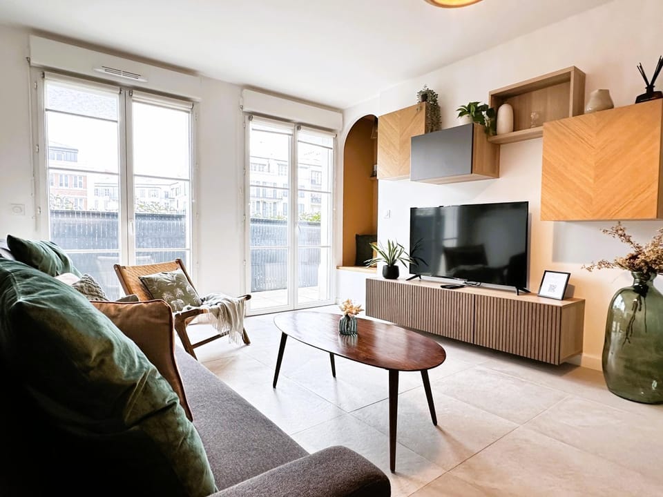 Communal lounge/ TV room, Living room