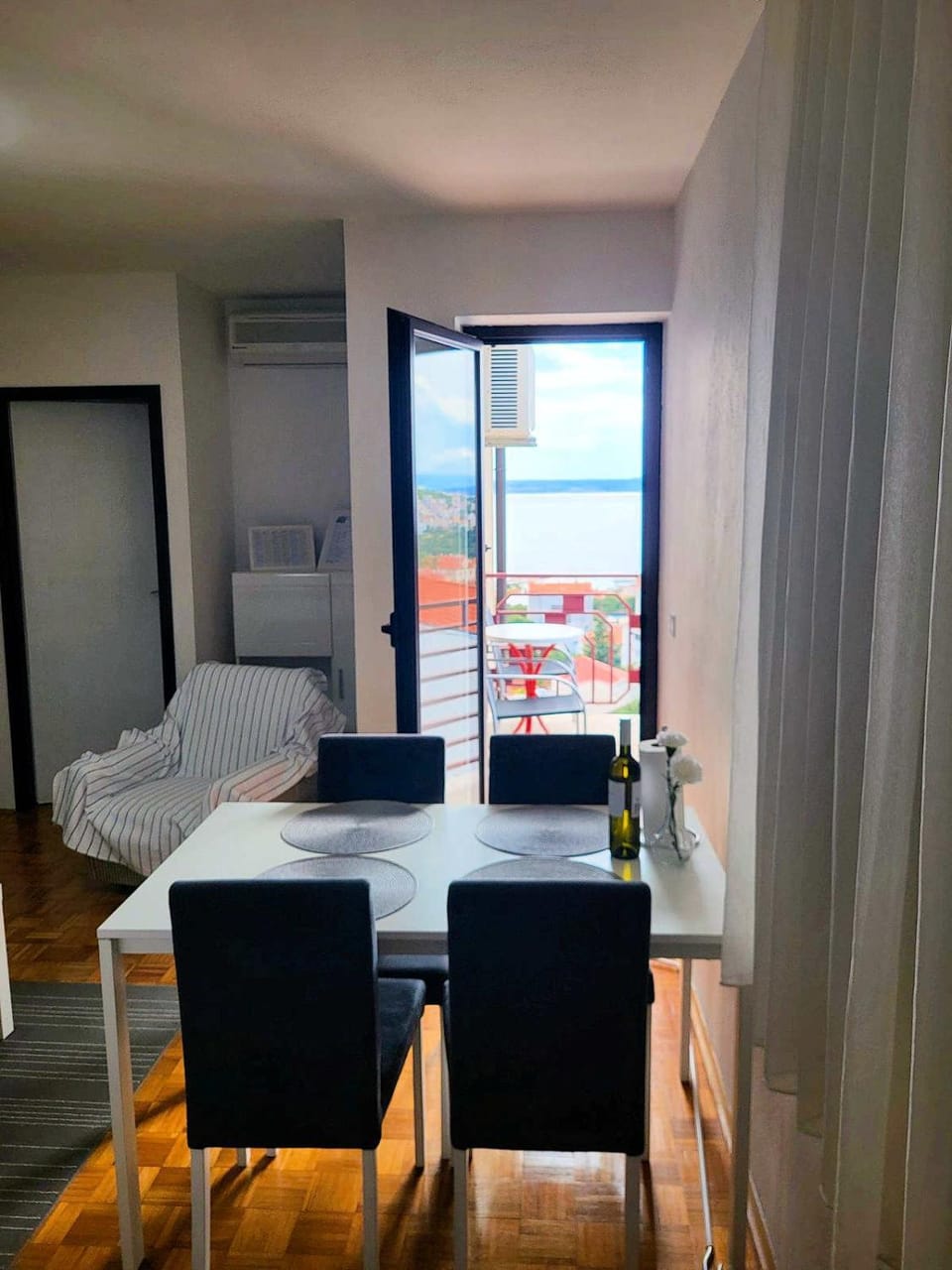 View (from property/room), Balcony/Terrace, Living room