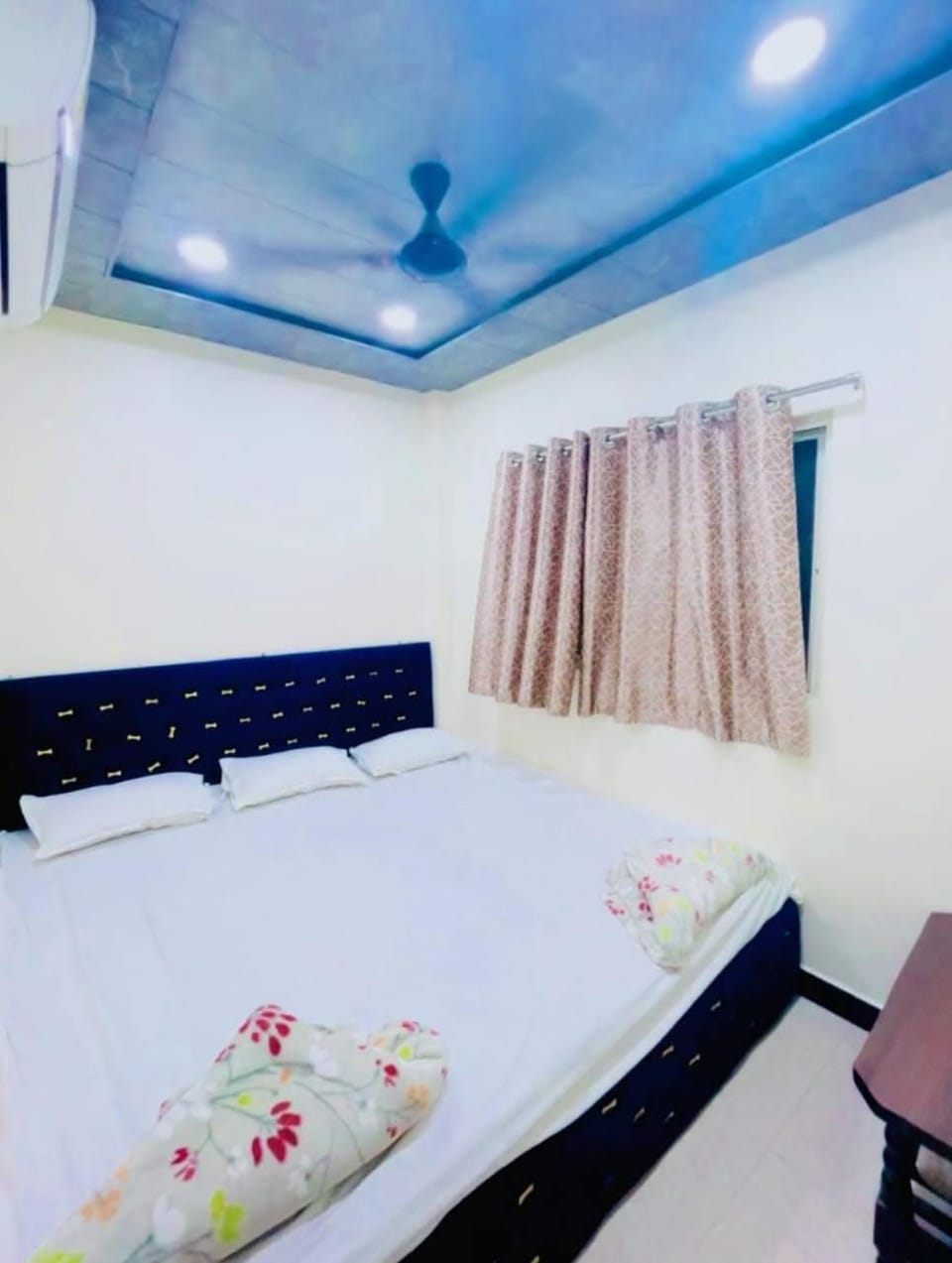 Bed, air conditioner
