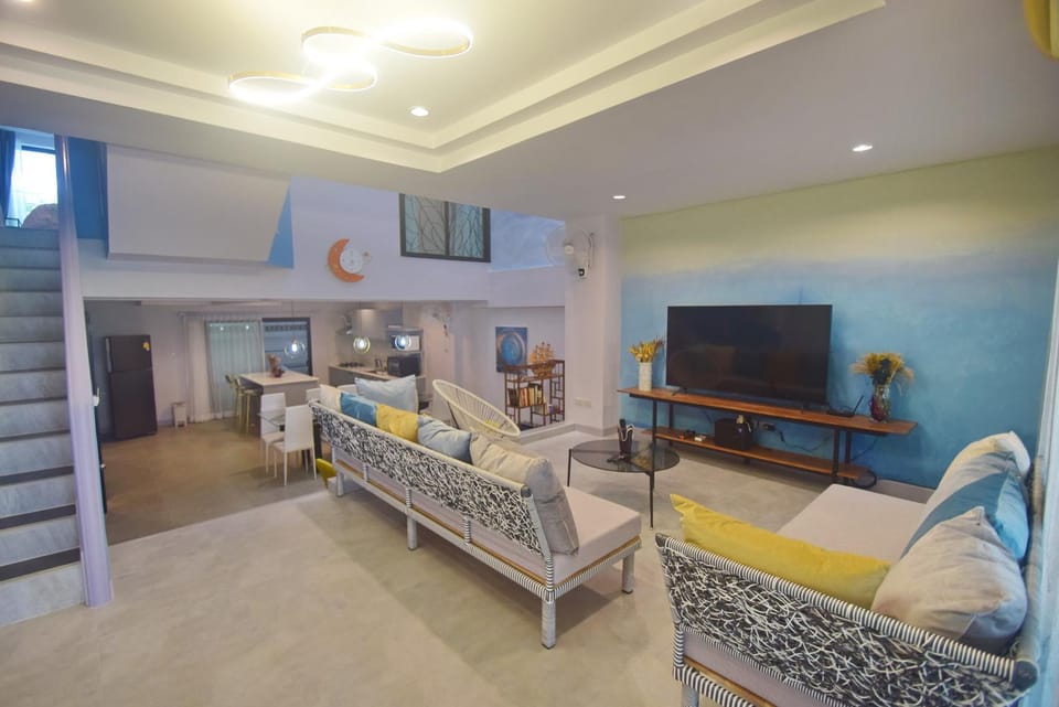 Communal lounge/ TV room, Living room