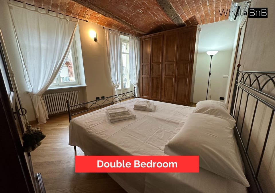 Bed, Photo of the whole room, Bedroom, internet