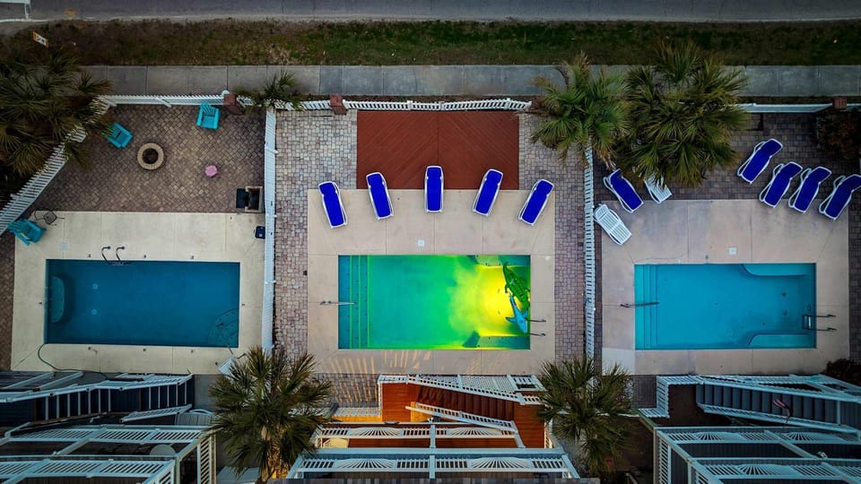 Pool view, Swimming pool