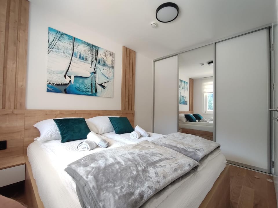 Bed, Photo of the whole room, Bedroom, wardrobe