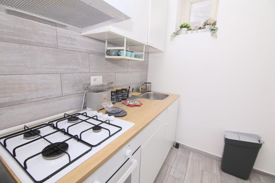 Communal kitchen, kitchen