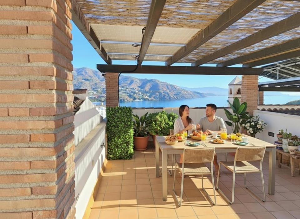Casa Acogedora con vistas espectaculares - Cozy SeaView House - 24h Access - Private Parking House in Costa Tropical