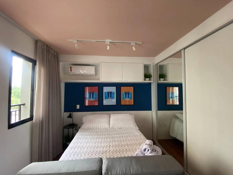 Bed, Bedroom, air conditioner