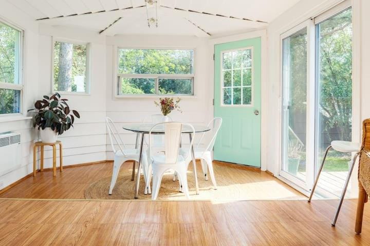 Grays Lane - Minutes to Sandbanks ST-2019-0178 House in New York