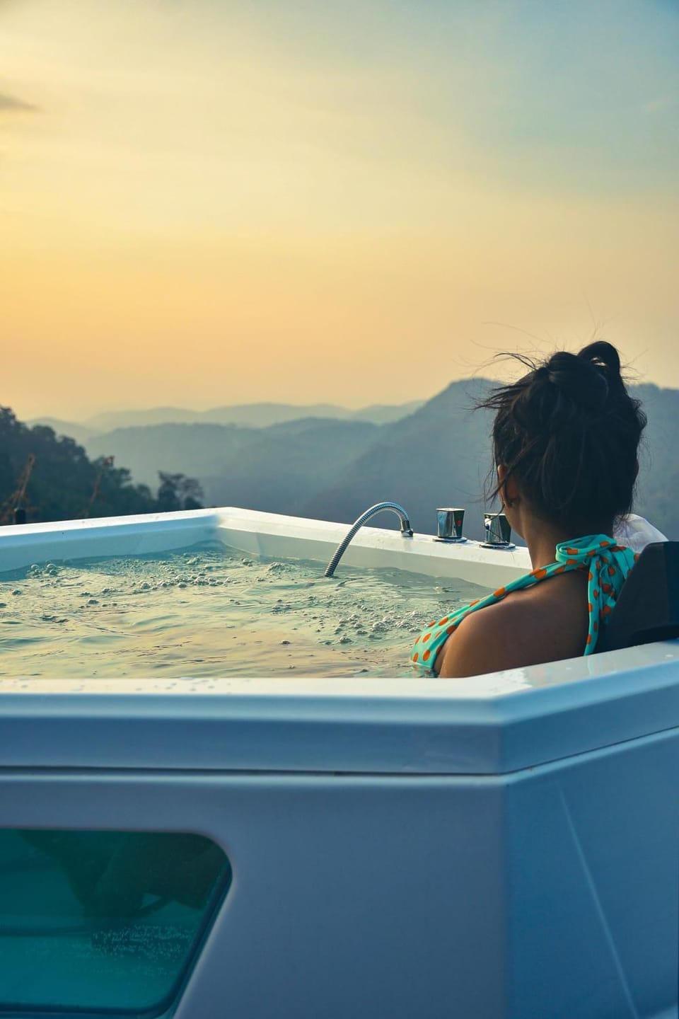 Hot Tub, Guests, Mountain view, Sunset
