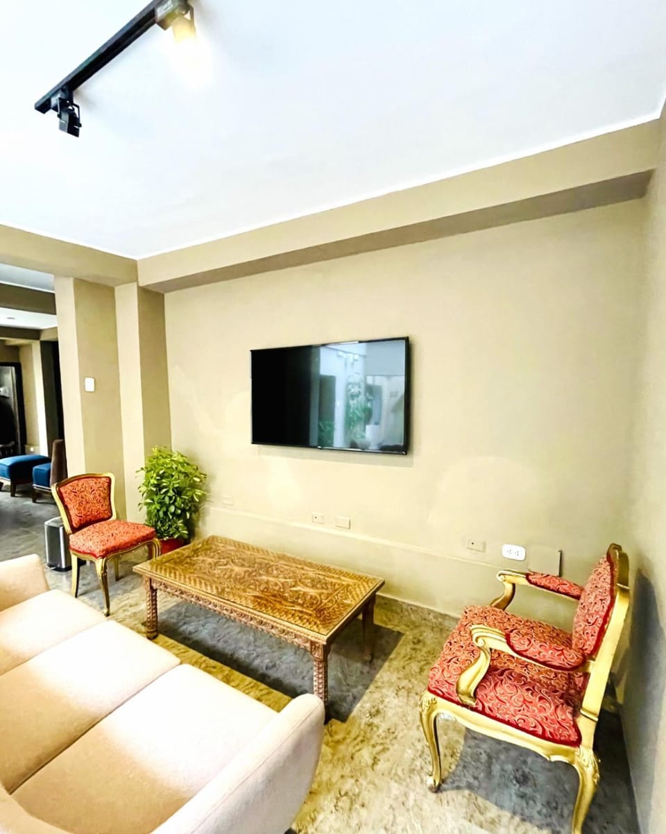 Communal lounge/ TV room