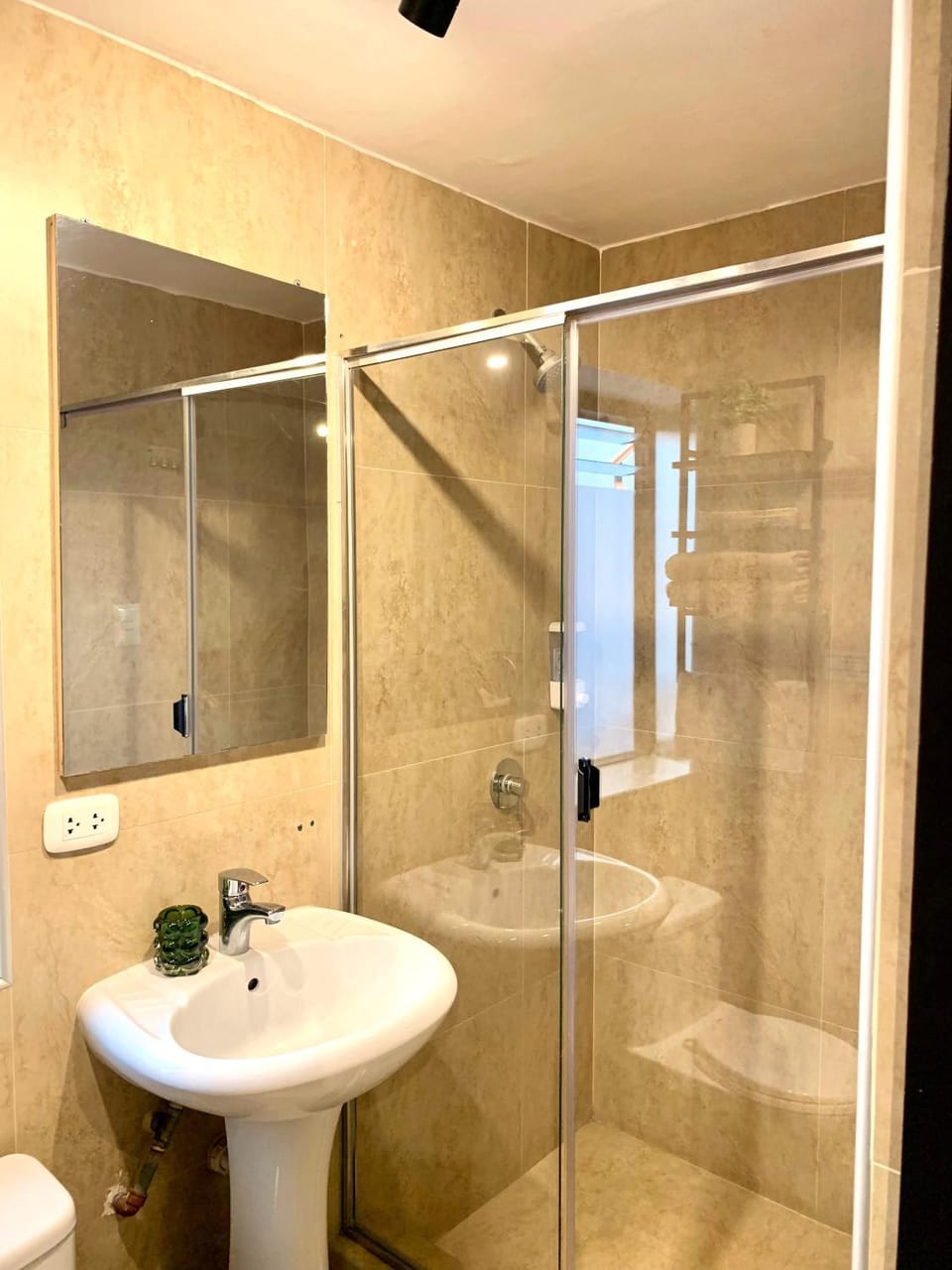 Shower, Bathroom, towels