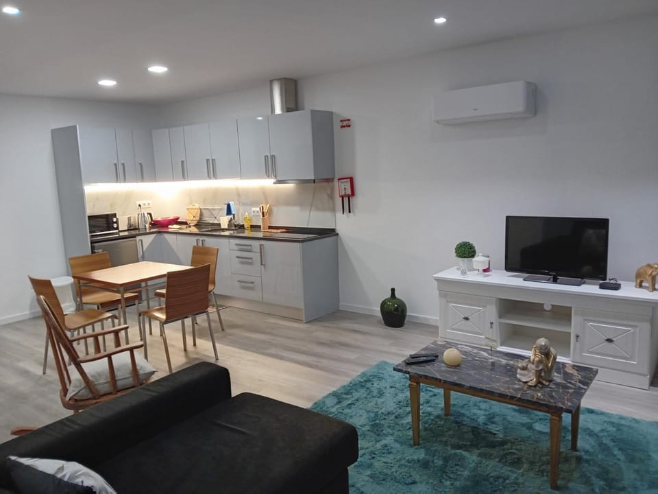 Communal lounge/ TV room, Kitchen or kitchenette