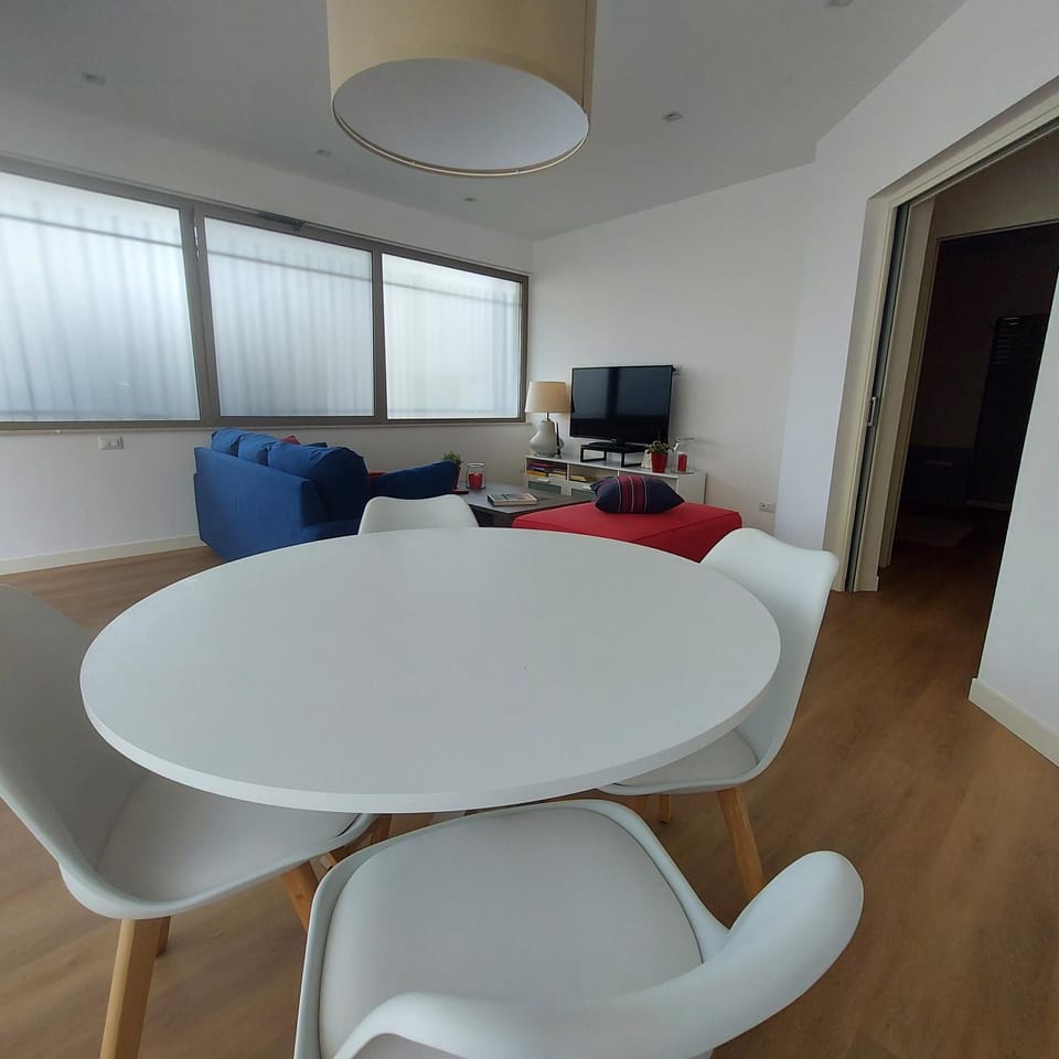 TV and multimedia, Living room, Dining area, internet, air conditioner