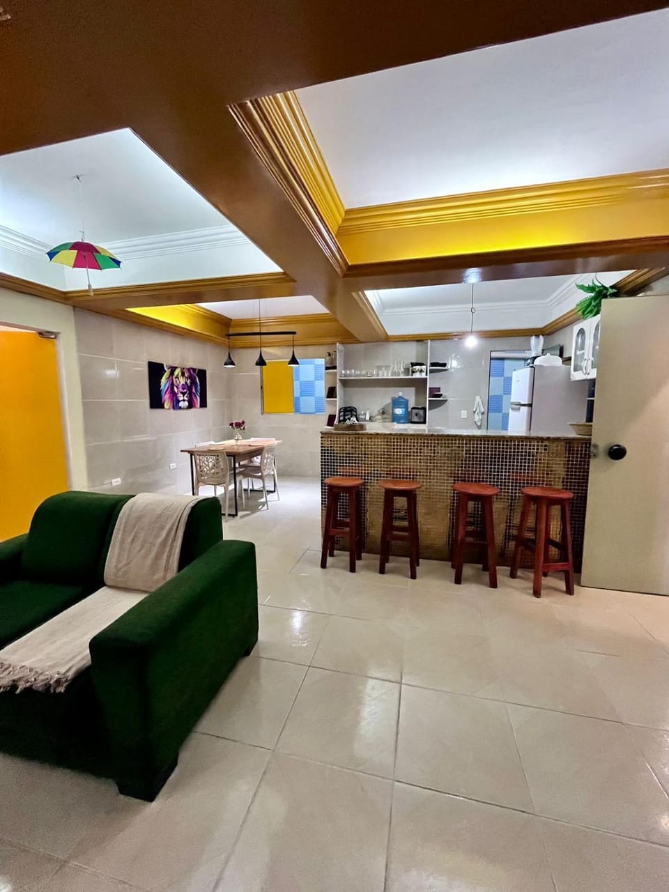 Kitchen or kitchenette, Living room