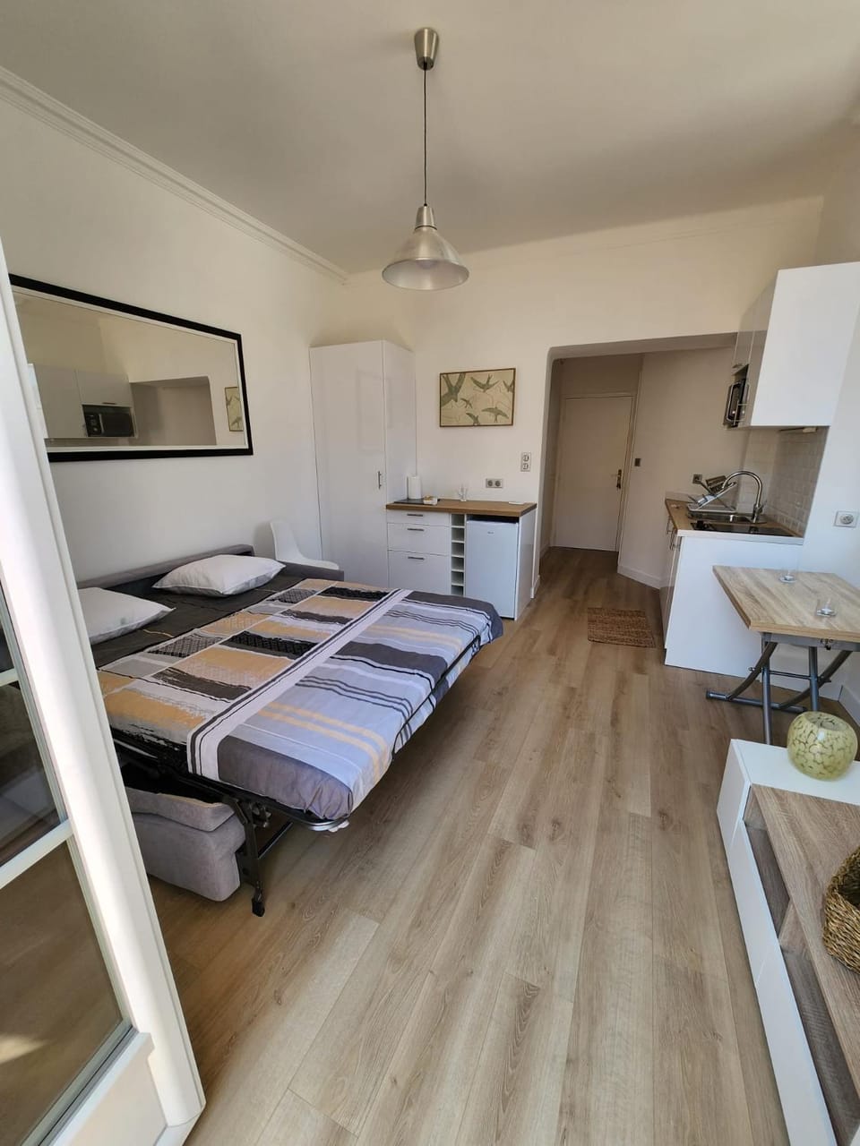 Bed, Kitchen or kitchenette, Photo of the whole room, wardrobe