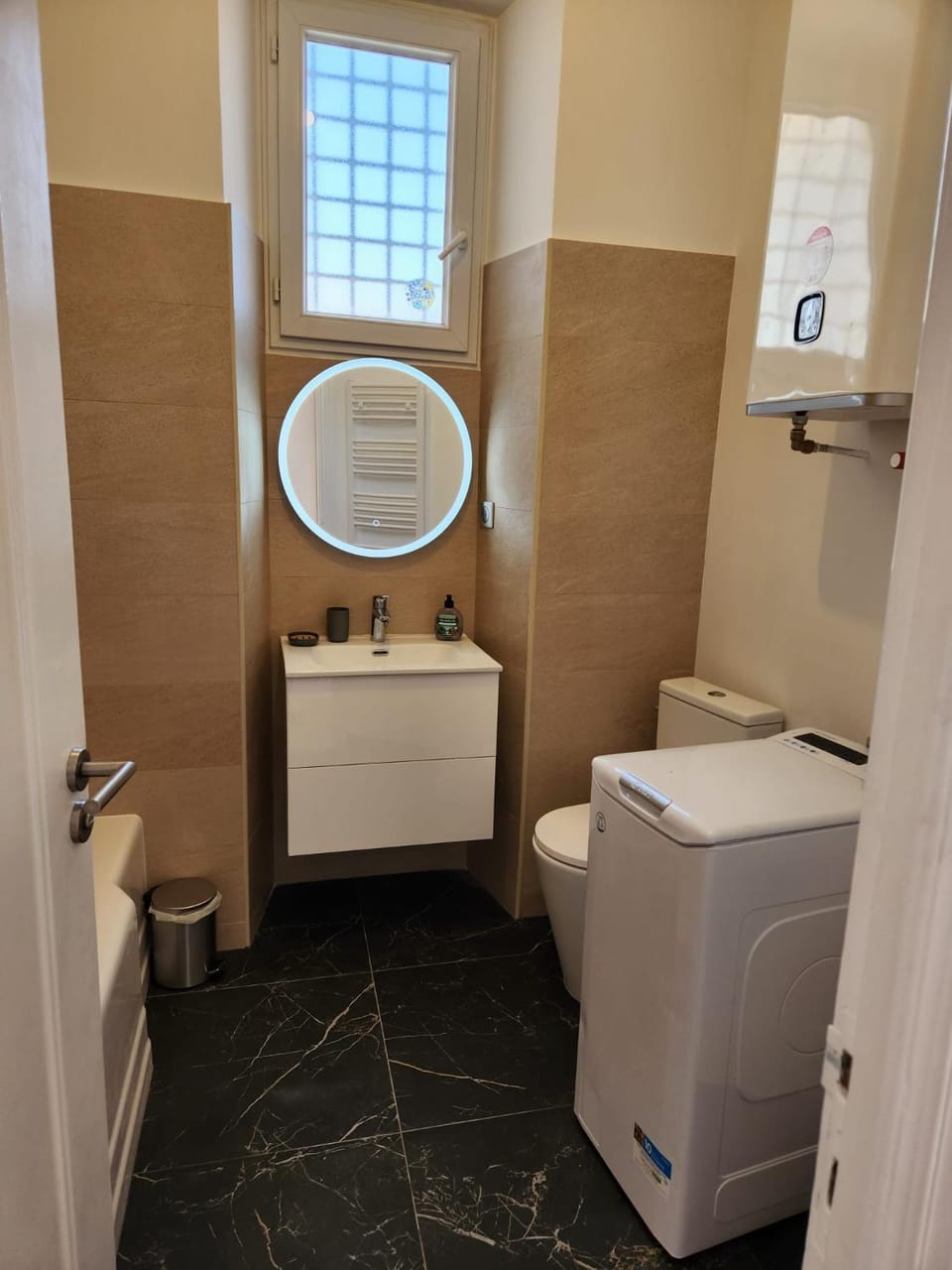 Bathroom, washing machine
