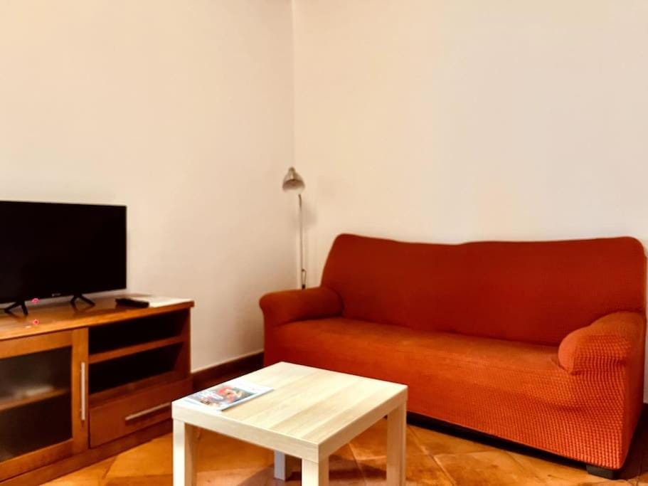 Central, near the Alhambra, quiet and autentic! Apartment in Granada