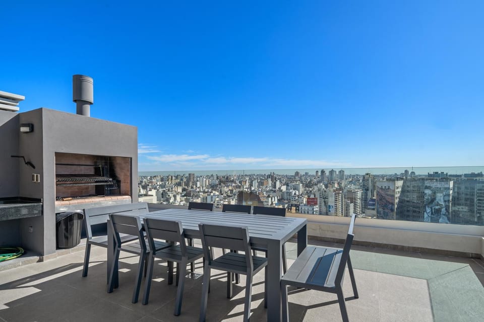 View (from property/room), Balcony/Terrace, City view