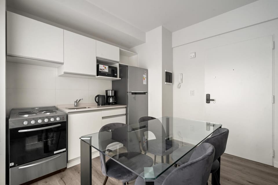 Coffee/tea facilities, Kitchen or kitchenette, Dining area, minibar, pet friendly