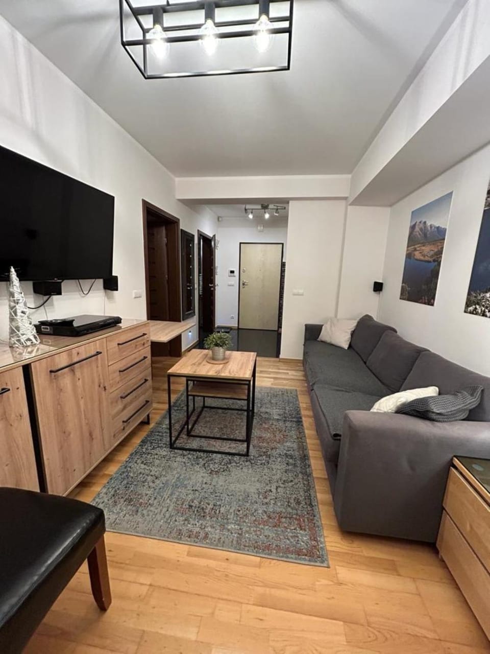 Communal lounge/ TV room
