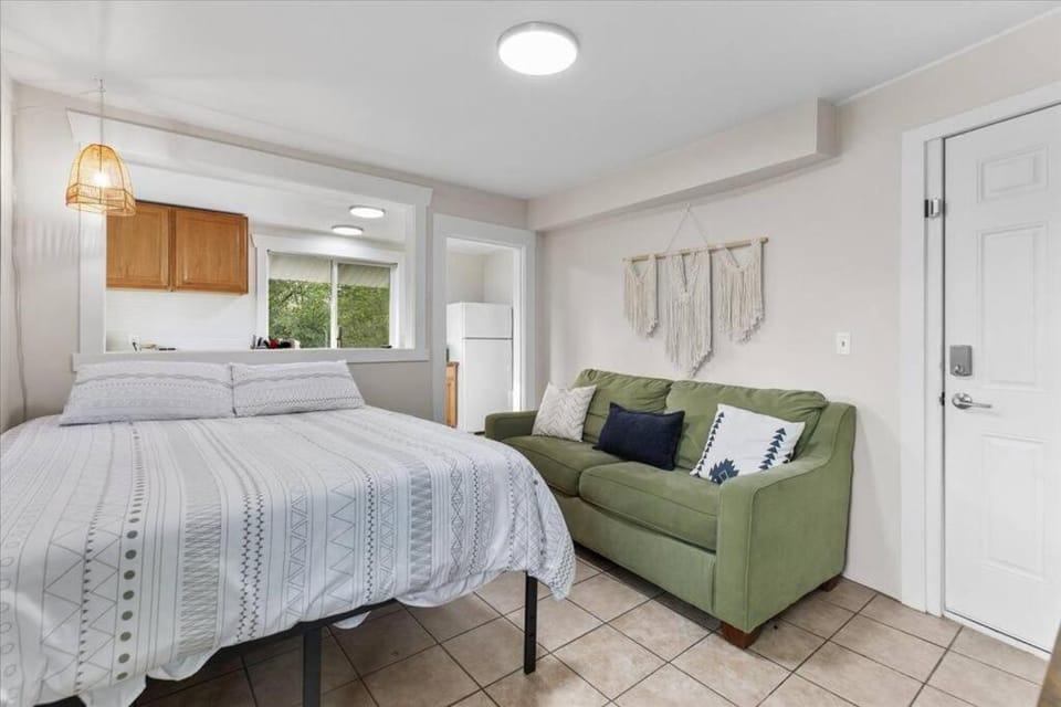 Unit 7: Updated downtown 1 bedroom! Apartment in Billings