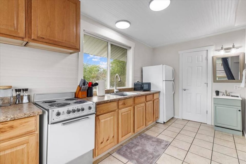 Unit 7: Updated downtown 1 bedroom! Apartment in Billings