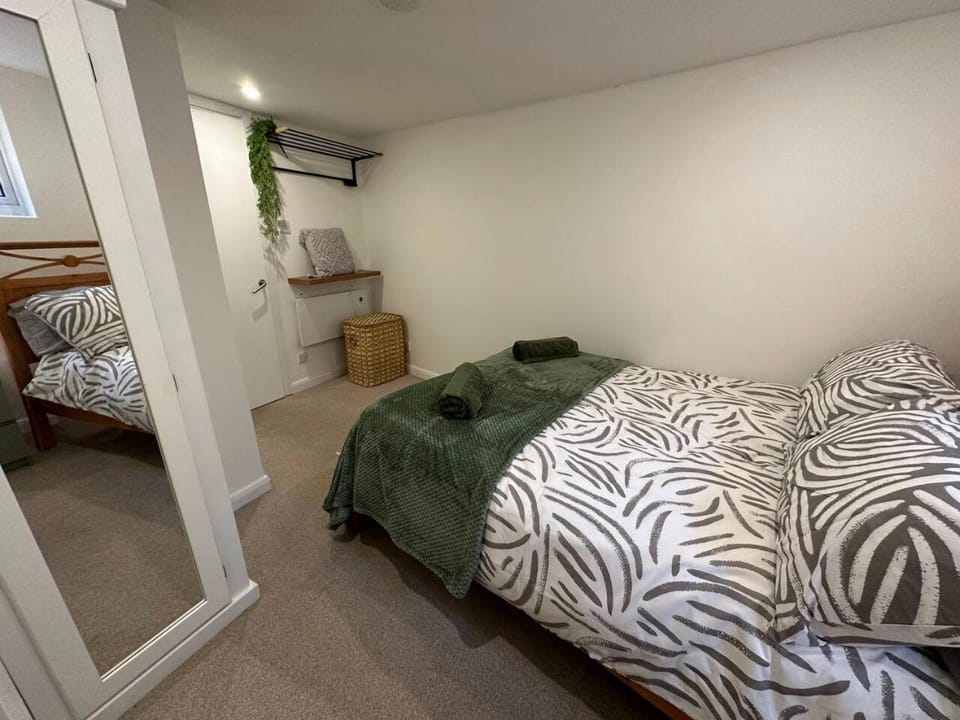 Bed, Bedroom, wardrobe