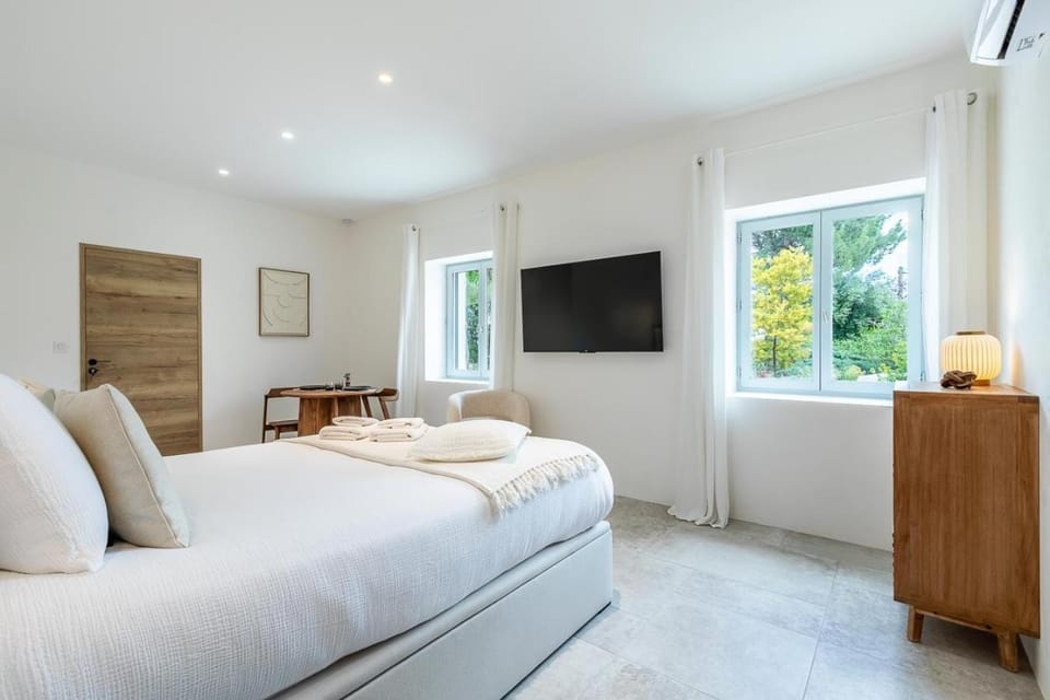 Communal lounge/ TV room, Bed, TV and multimedia, Photo of the whole room, Bedroom, towels