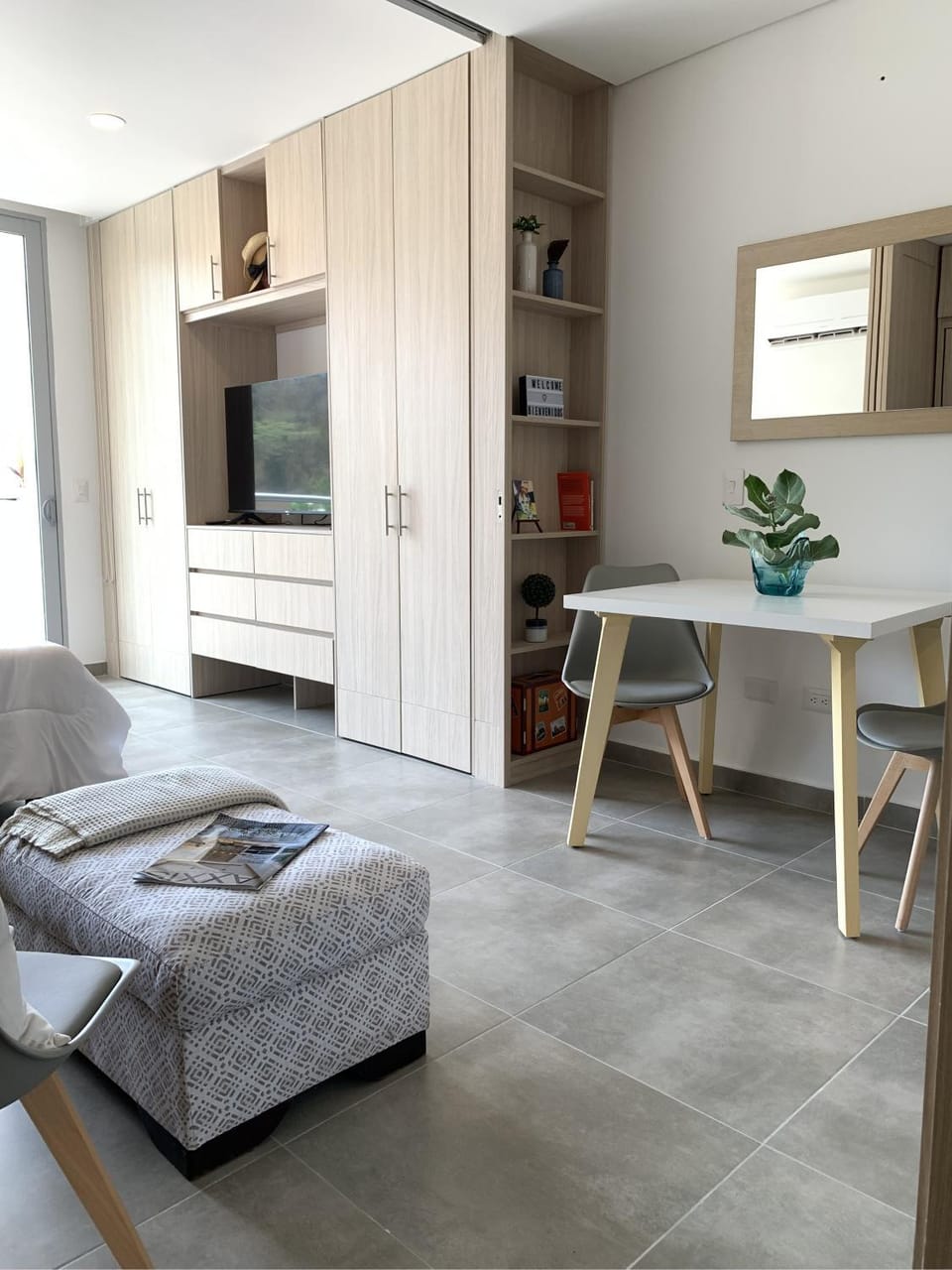 Living room, Dining area