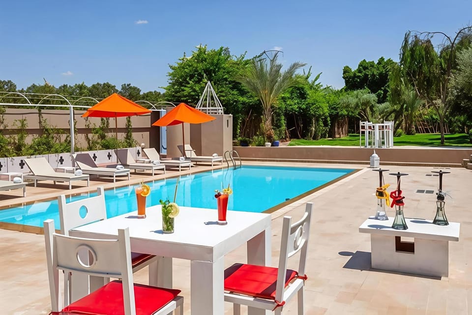 Pool view, Swimming pool, sunbed